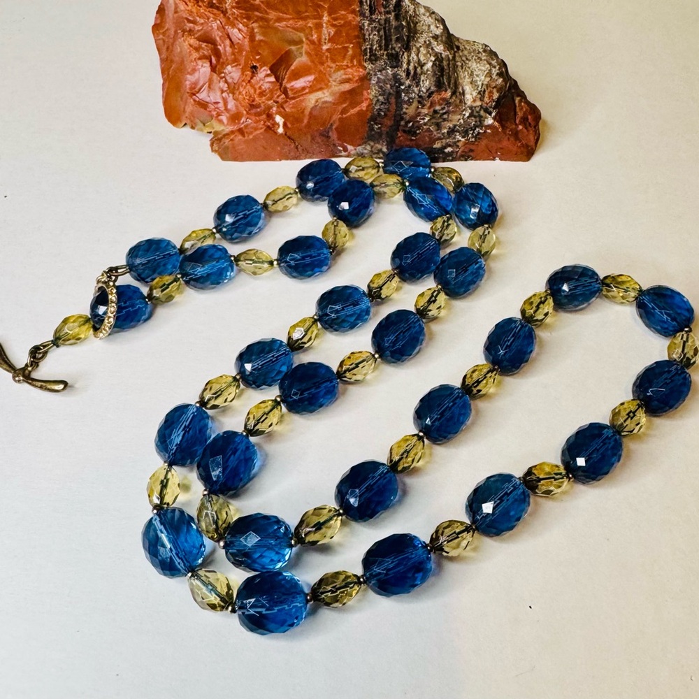 1960s Signed Monet 36” Sapphire Citrine Lucite Necklace Rhinestone Toggle MCM